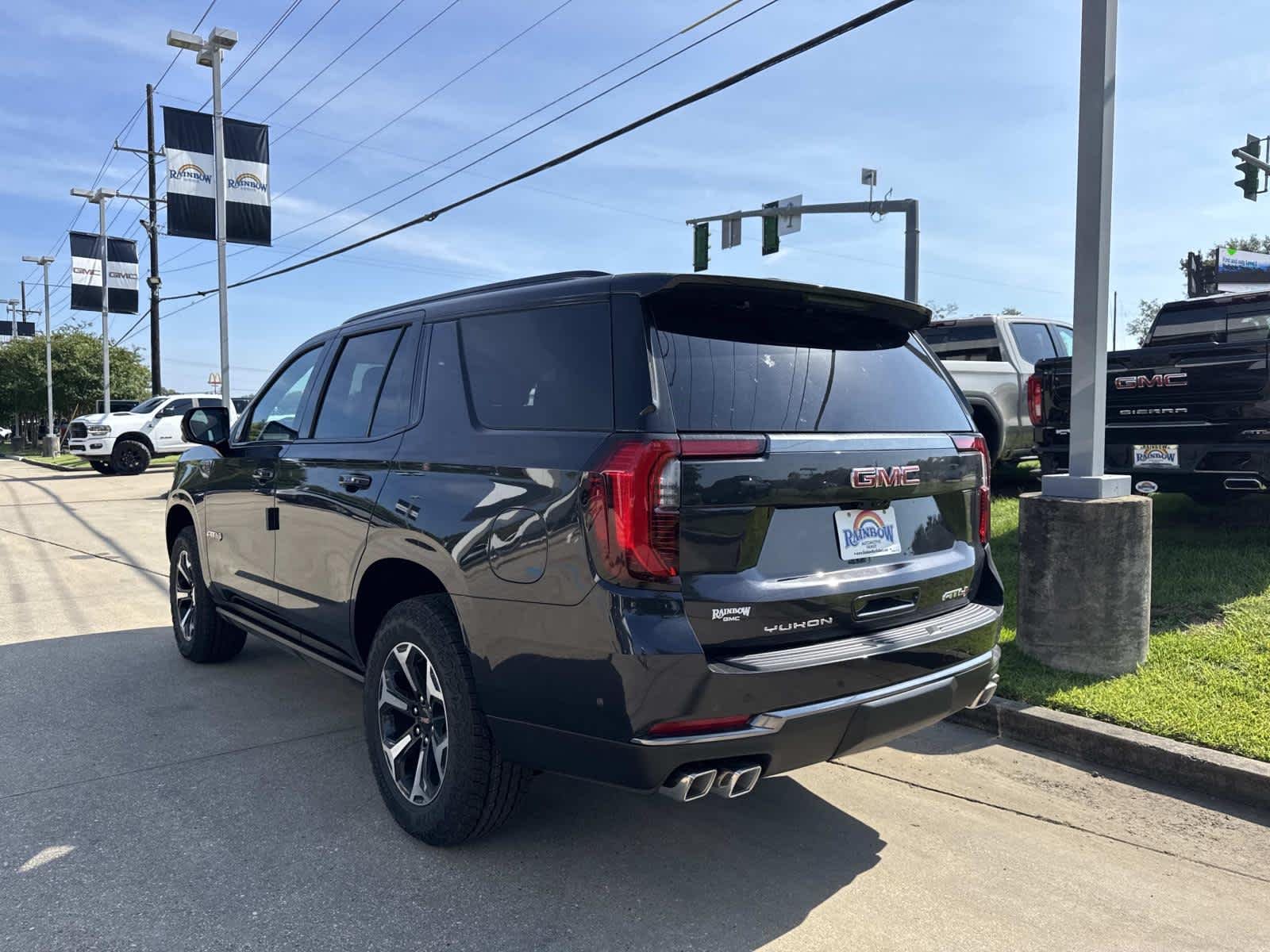 2026 GMC Yukon AT4 - Photo 5