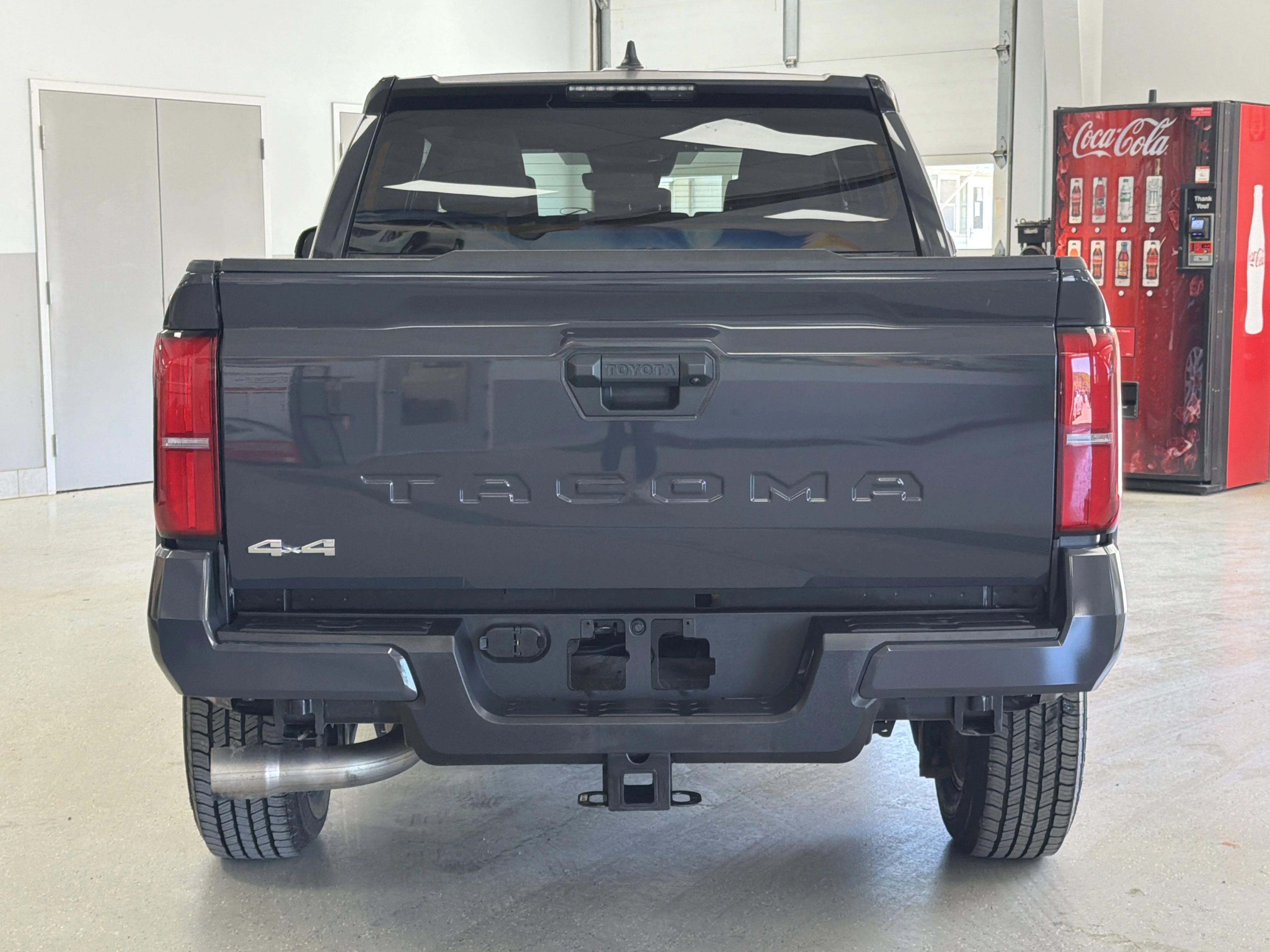 2024 Toyota Tacoma SR5 - Photo 9