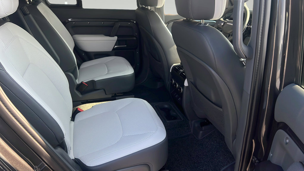 New 2026 Gray Land Rover V8 image 18