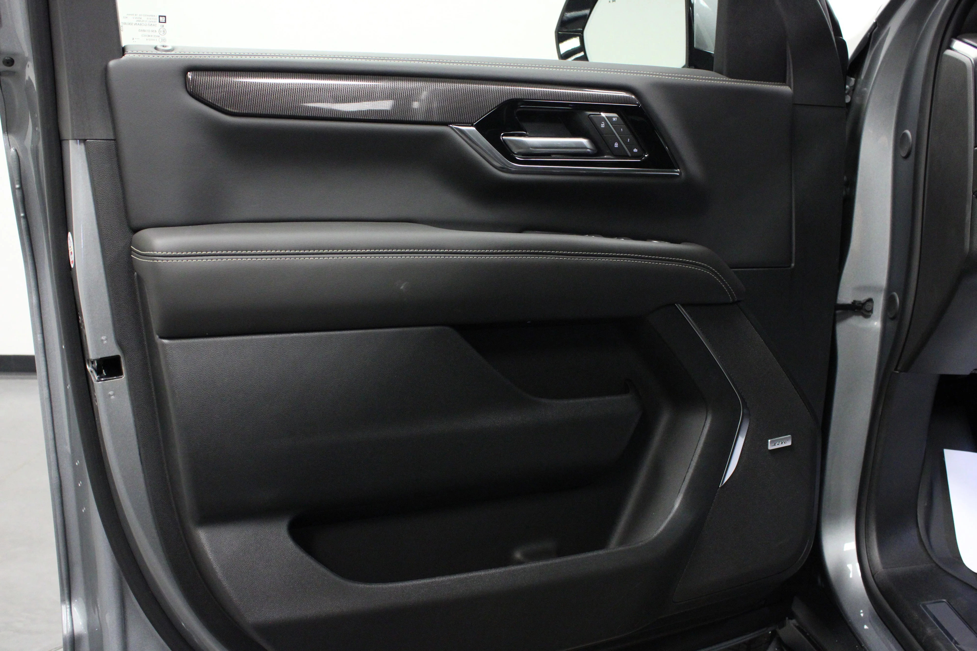 New 2026 Sterling Metallic GMC Elevation image 11