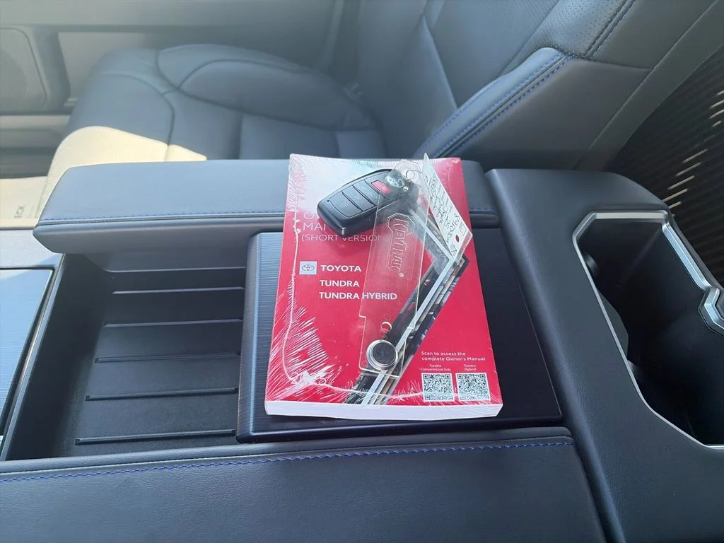 Used 2025 Silver Toyota Platinum image 9