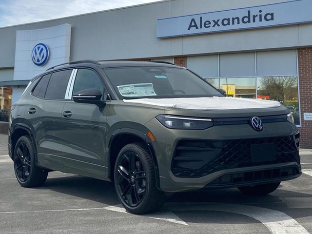 2026 Volkswagen Tiguan 2.0T SE R-Line Black