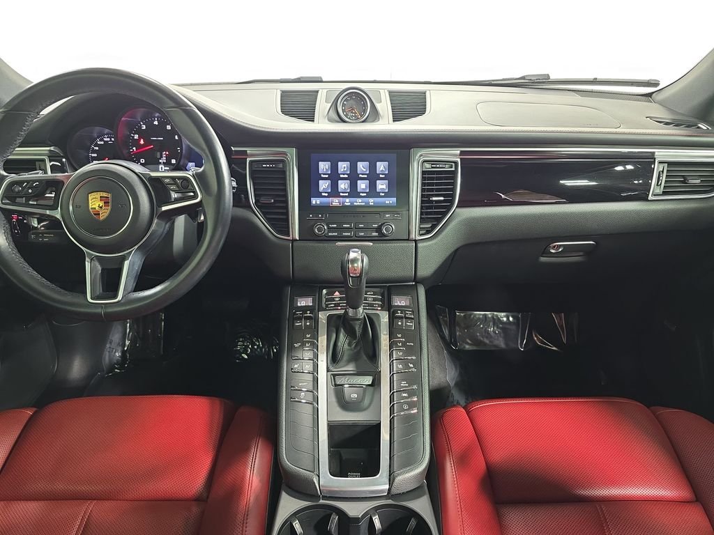 Used 2018  Porsche  image 13