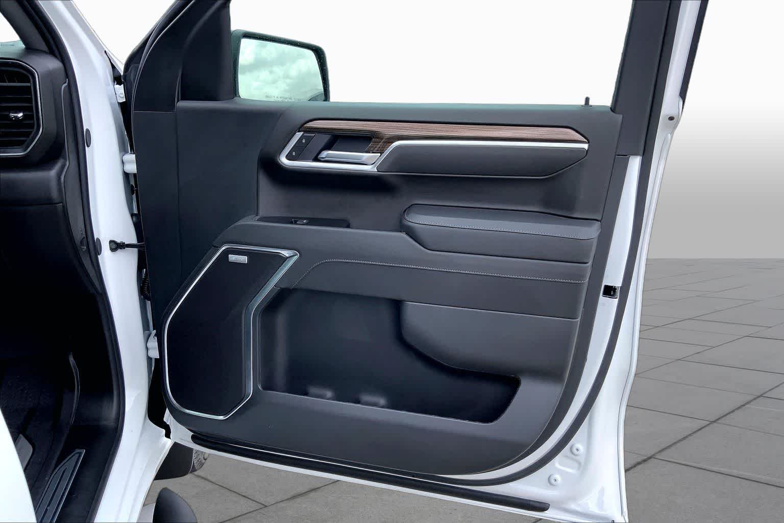 Used 2026 Summit White Chevrolet RST image 24
