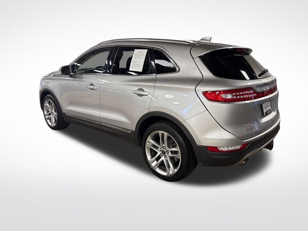Used 2015 Silver Lincoln Base image 3
