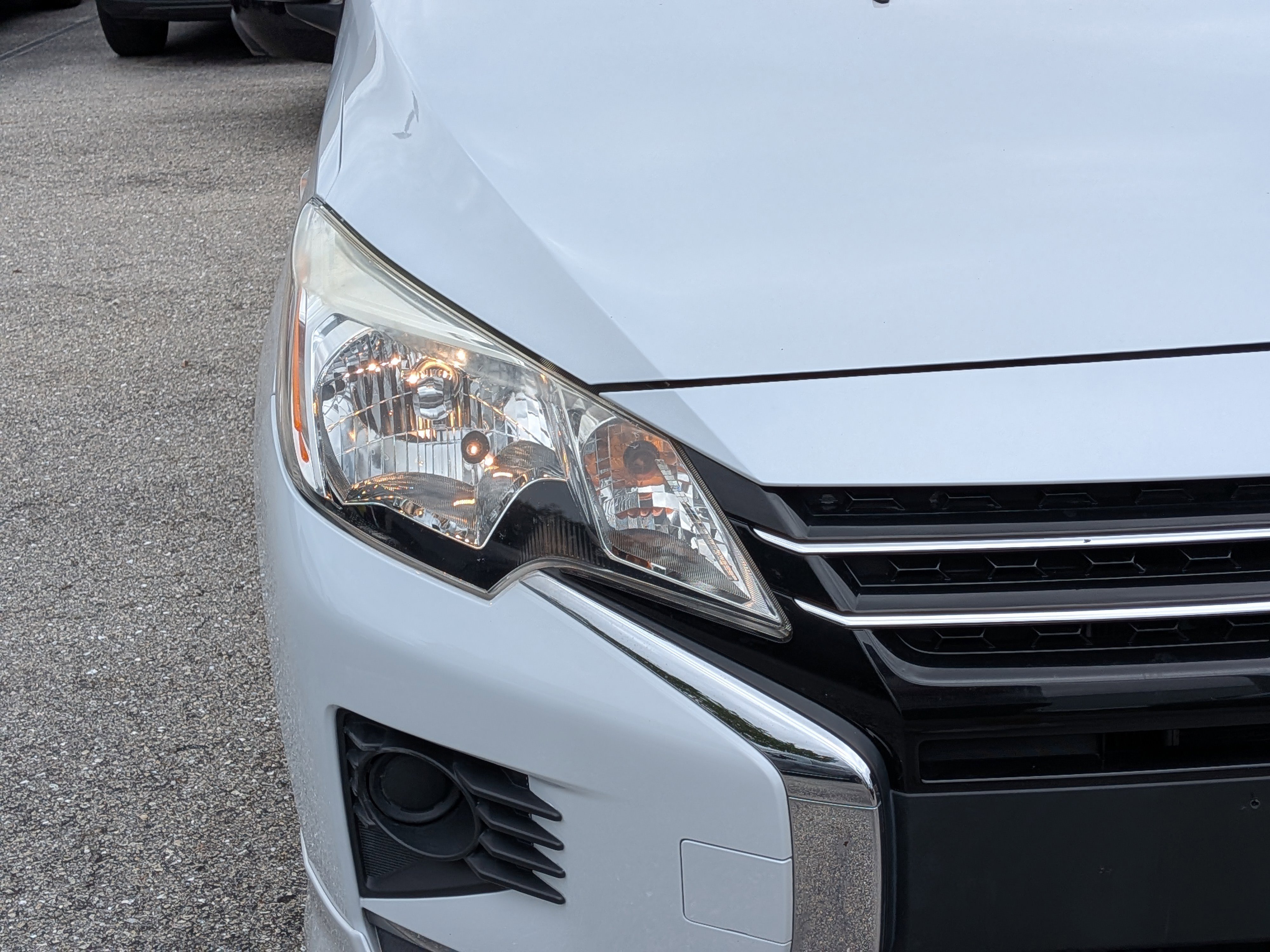 Used 2021 White Diamond Mitsubishi Carbonite Edition image 9