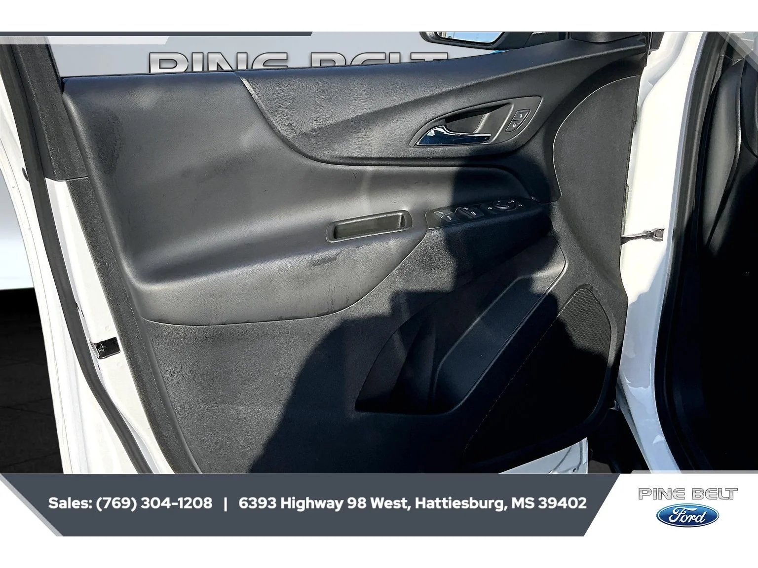 Used 2022 Summit White Chevrolet LT image 17