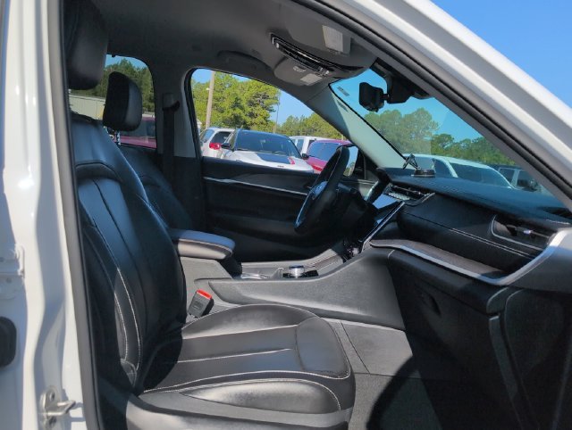 Used 2023 White Jeep Limited image 29
