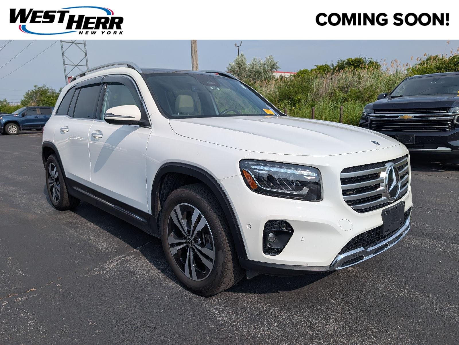 Used 2025 Polar White Mercedes-Benz GLB 250 image 1