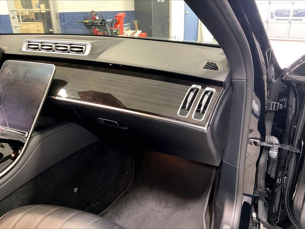 Used 2022 Black Mercedes-Benz S 500 image 13