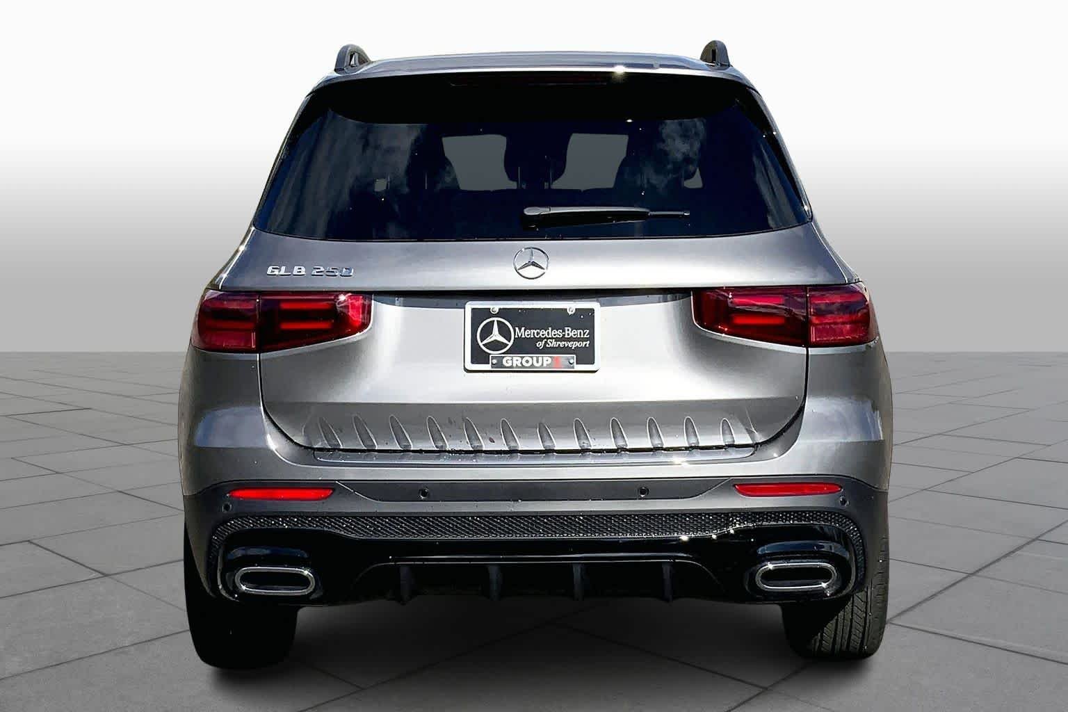 New 2026 Mountain Grey Metallic Mercedes-Benz GLB 250 image 4