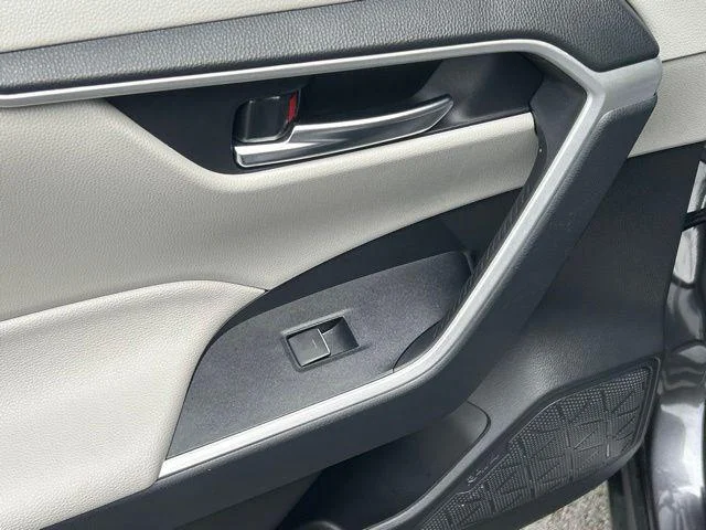 Certified Used 2025 MAGNETIC GRAY MET. Toyota  image 30