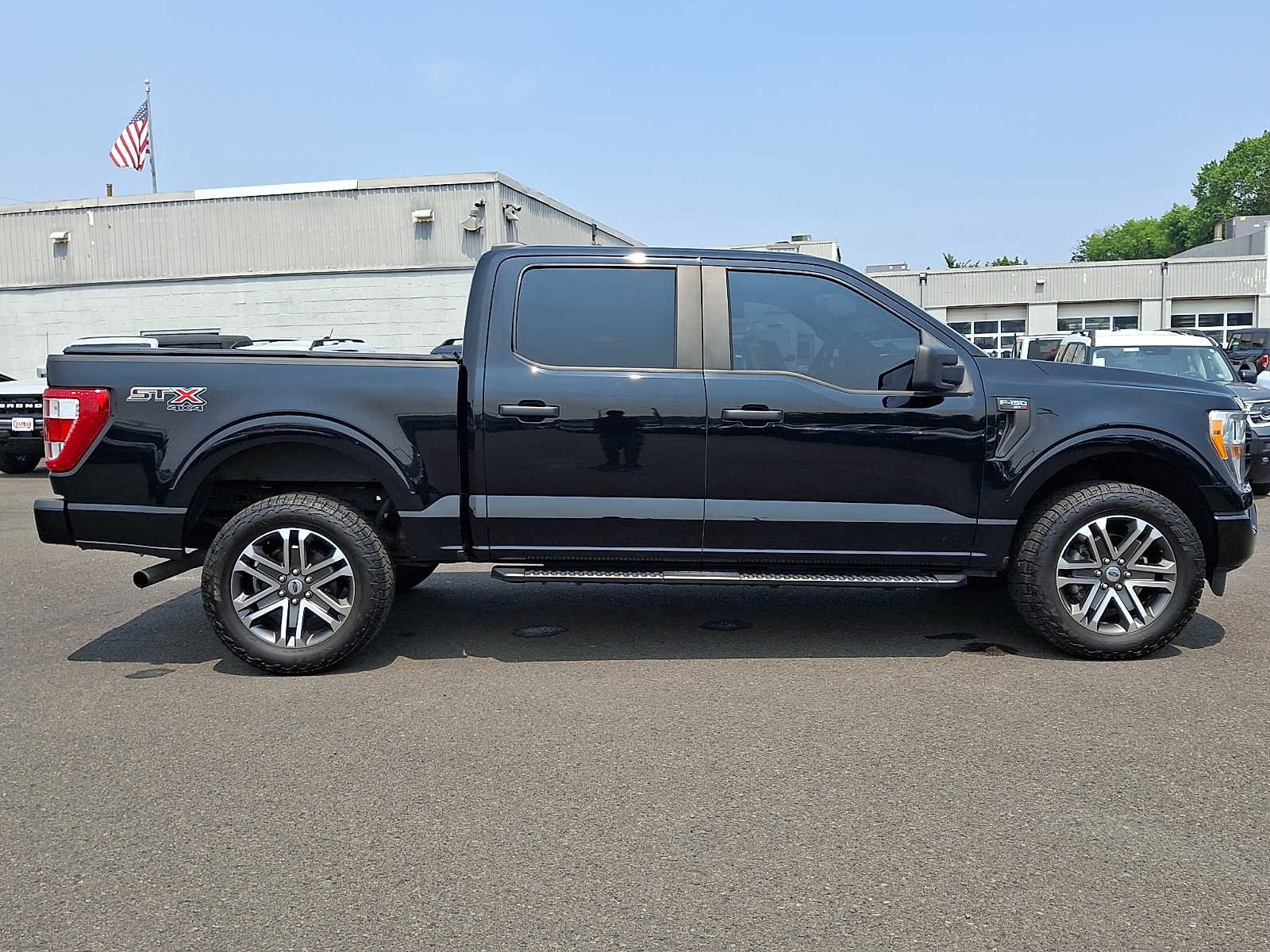 Used 2021 Agate Black Metallic Ford XL image 7