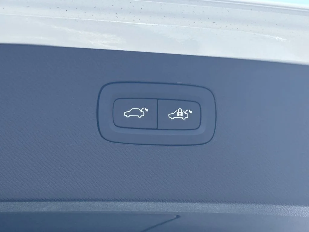 New 2026 Crystal White Volvo Ultra image 32