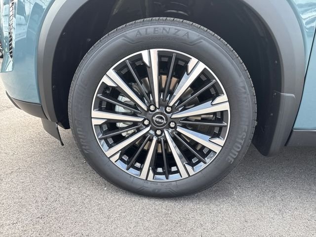 New 2026 Green Nissan Platinum image 10