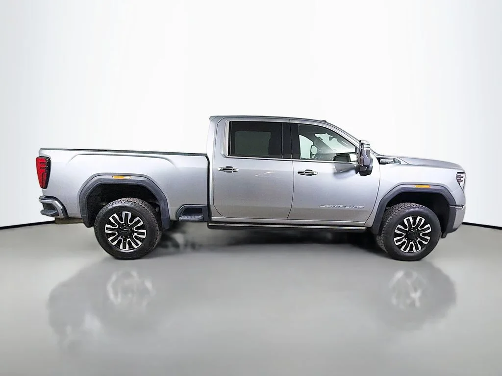 Used 2025 Silver GMC Denali Ultimate image 5