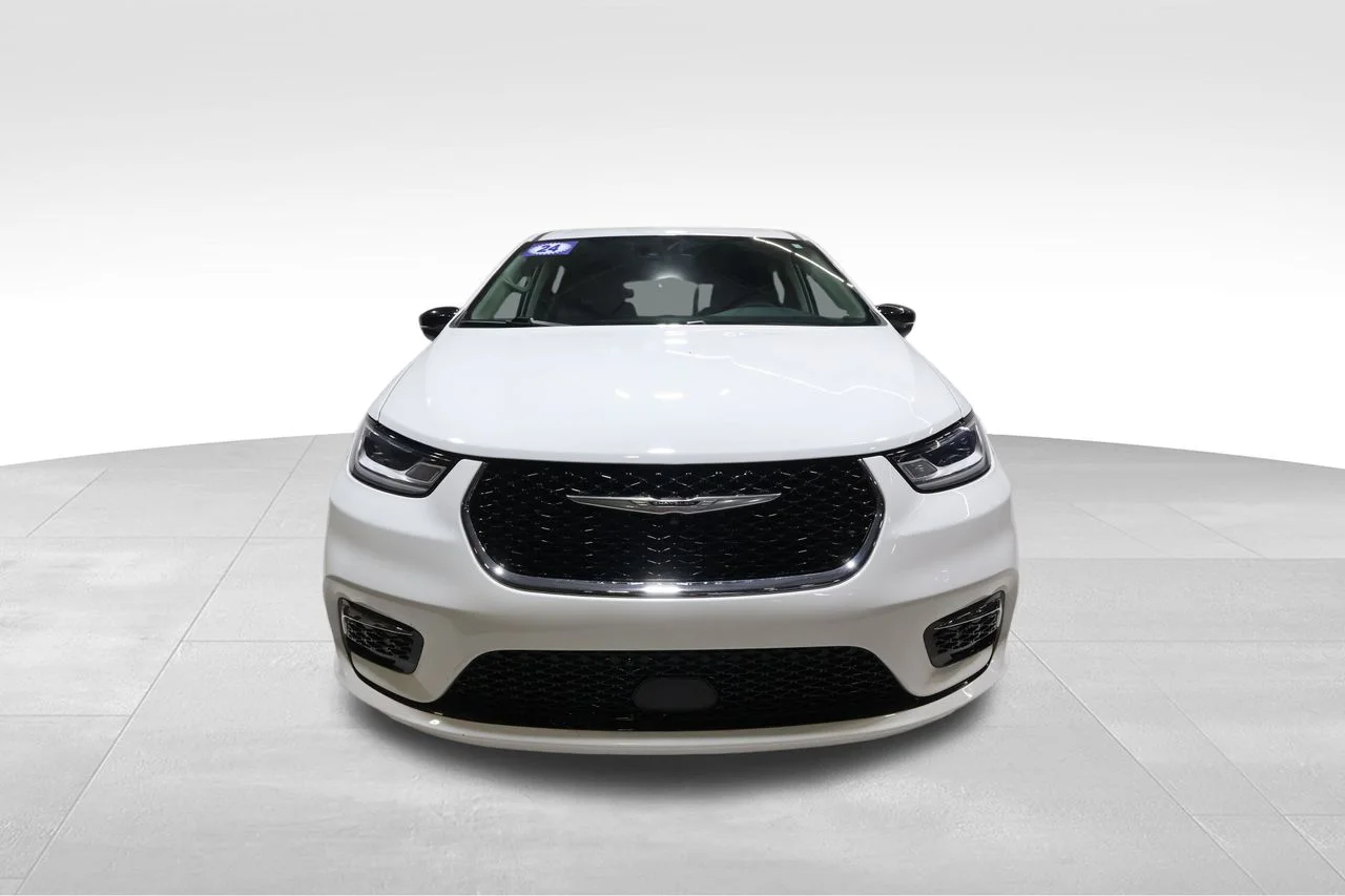 2024 Chrysler Pacifica Touring L - Photo 6
