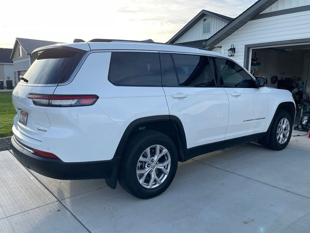 Used 2022 Bright White Clearcoat Jeep Limited image 4