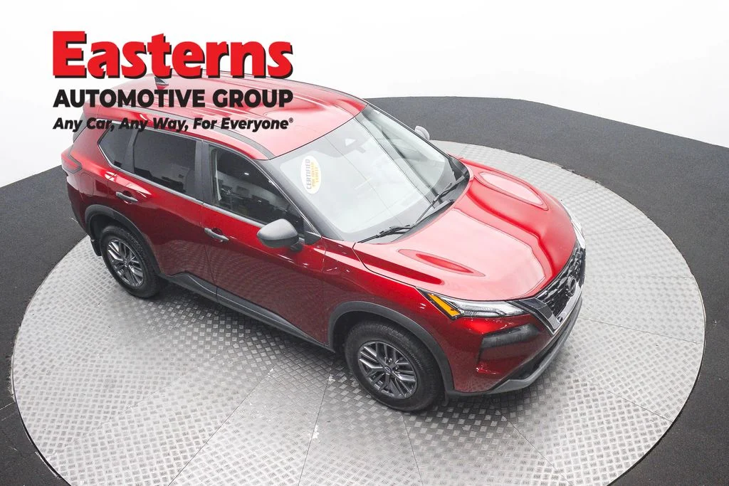 Used 2023 Red Nissan S image 3
