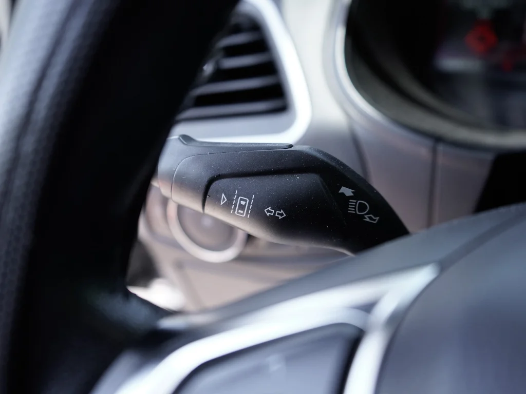 Used 2022 Agate Black Metallic Ford SEL image 17