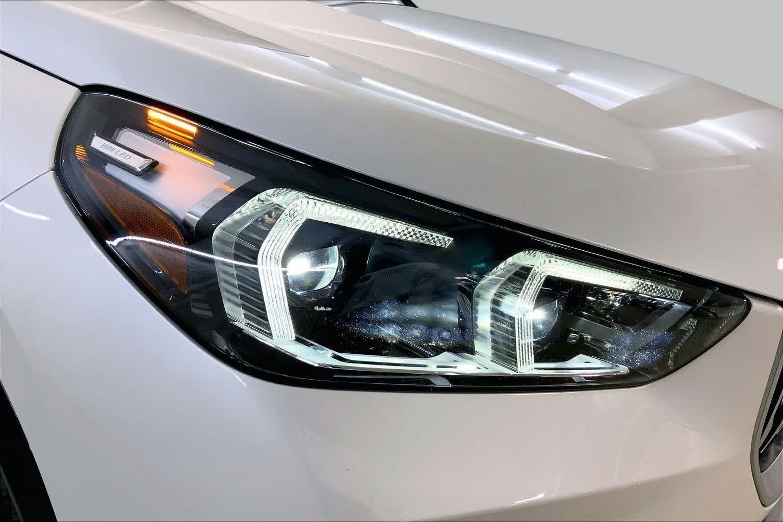 Certified Used 2024 Mineral White Metallic BMW xDrive28i image 27