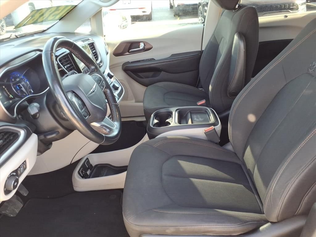 Certified Used 2019 White Chrysler Touring Plus image 9