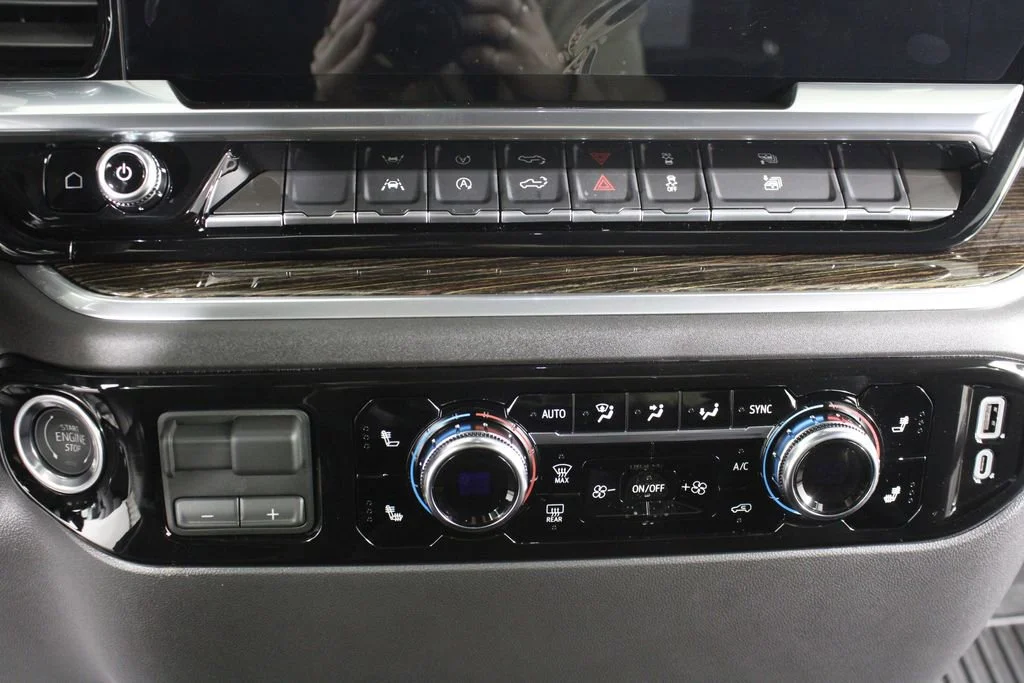 New 2026 Onyx Black GMC Elevation image 30