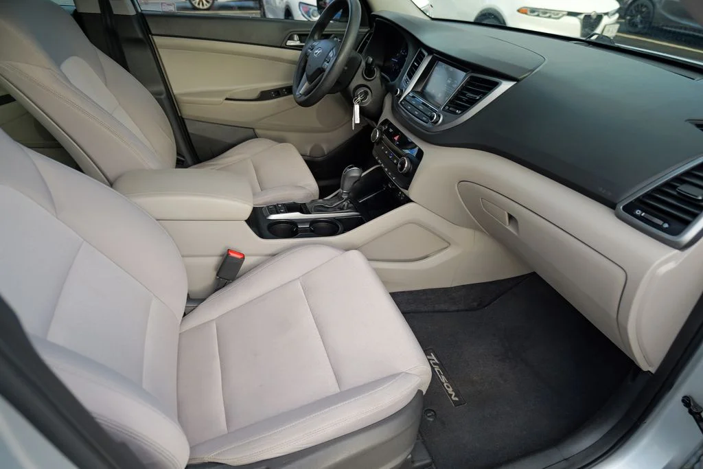Used 2018 Molten Silver Hyundai SEL image 32