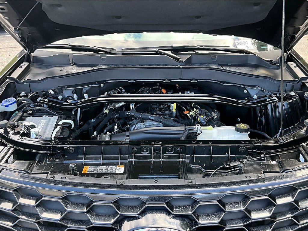 Used 2025 Black Metallic Ford ST-Line image 31