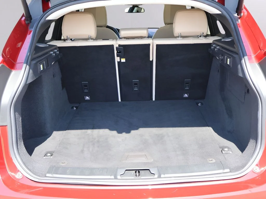 Used 2017 Red Jaguar 35t Prestige image 17