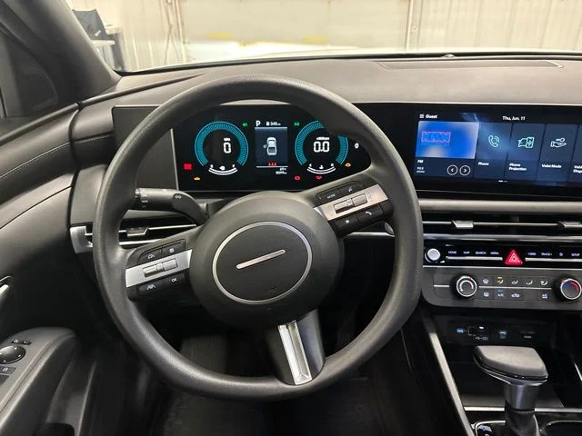 Used 2025 White Hyundai SE image 13