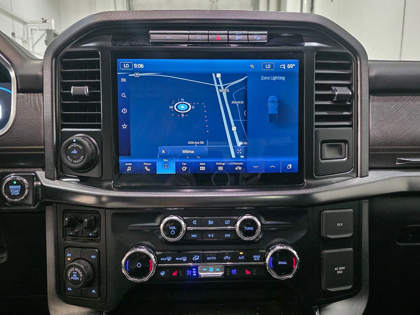 Used 2023  Ford Platinum image 28