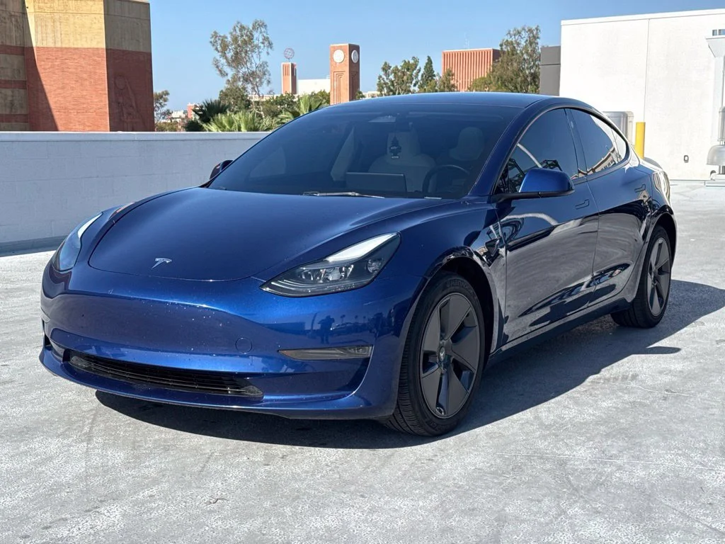 Used 2023  Tesla 4DR RWD image 1