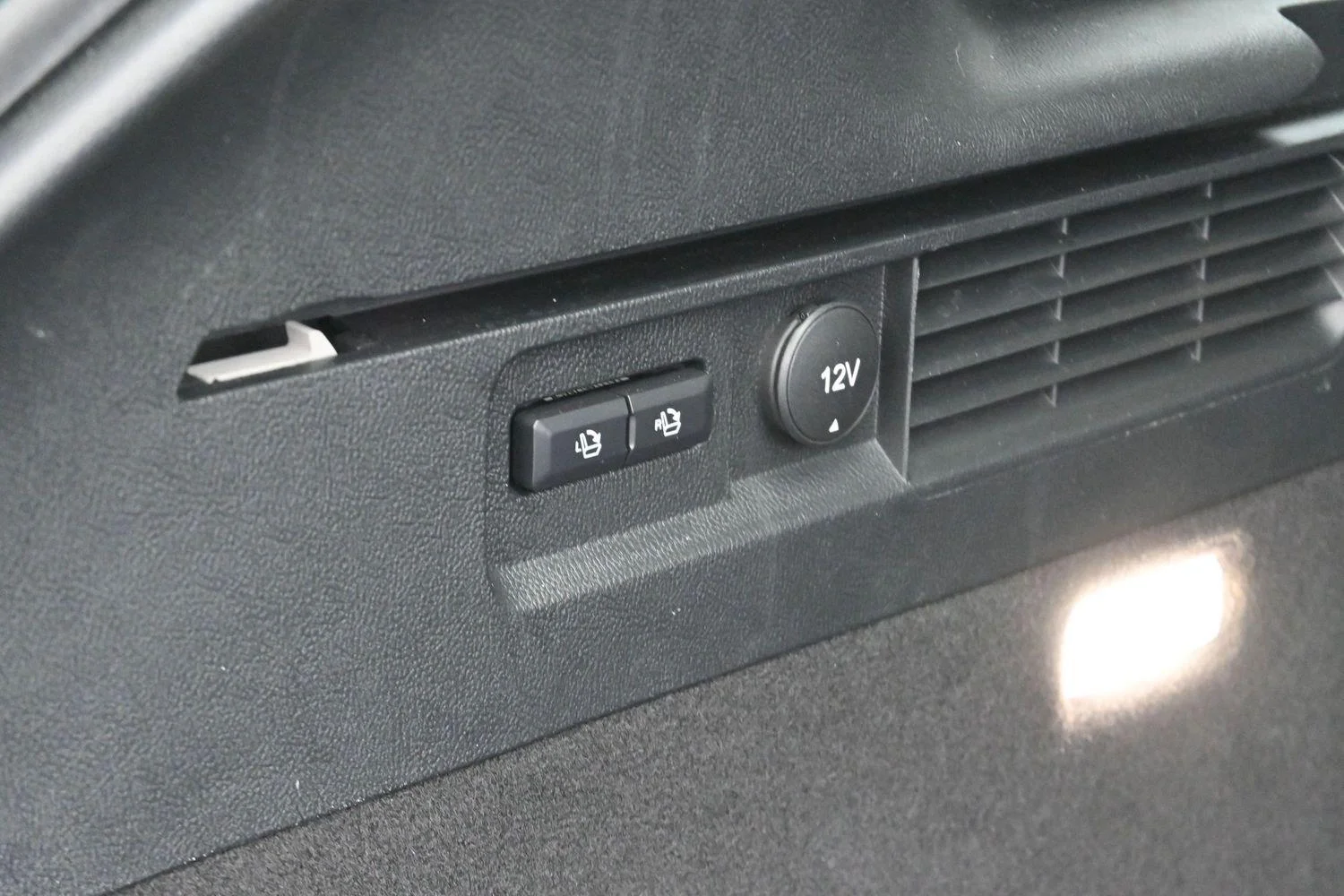 Used 2020 Infinite Black Lincoln Reserve image 11