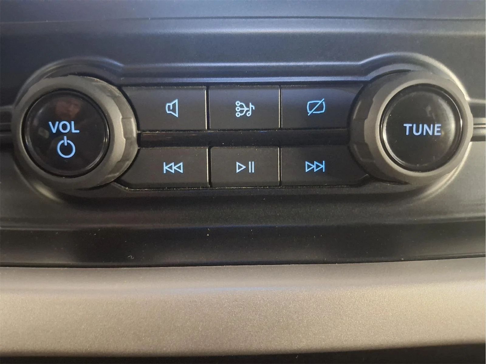 Used 2023 Iconic Silver Ford XLT image 24