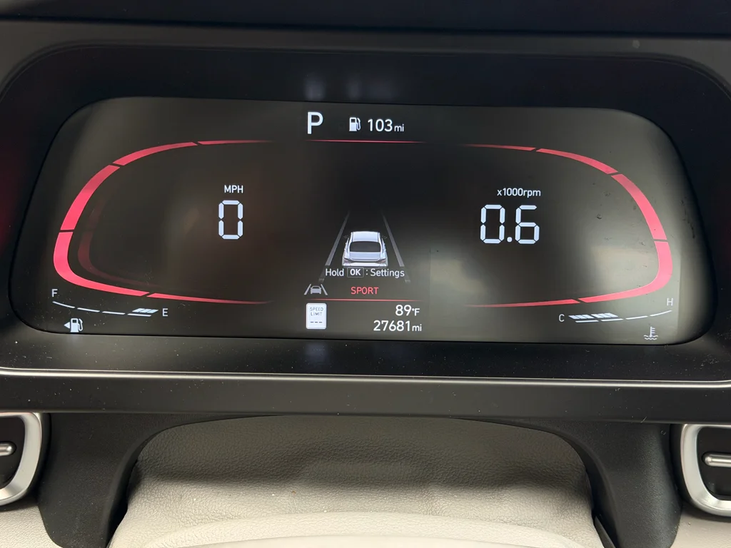 Used 2025 Abyss Black Hyundai SE image 10