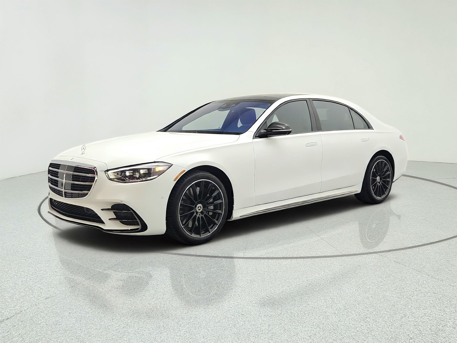 Certified Used 2025 MANUFAKTUR Moonlight White Magno Mercedes-Benz S 580 4MATIC® Sedan image 1
