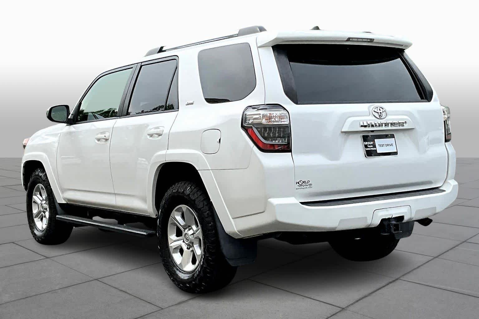 Used 2019 Super White Toyota SR5 image 12