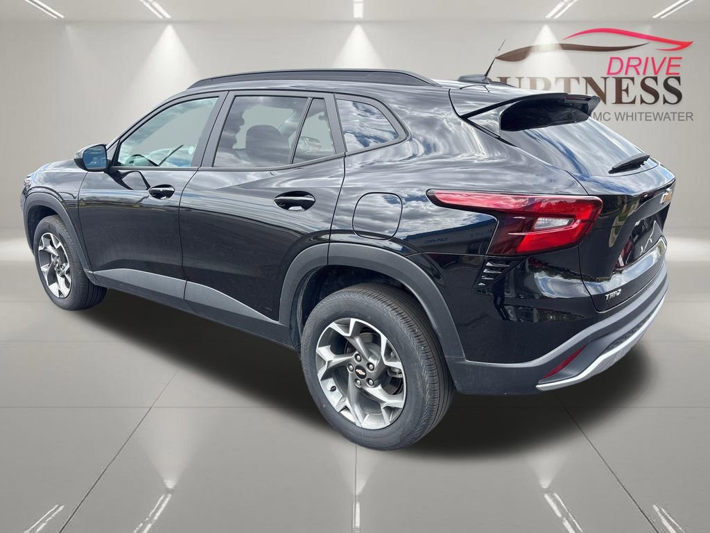 2025 Chevrolet Trax LT - Photo 6