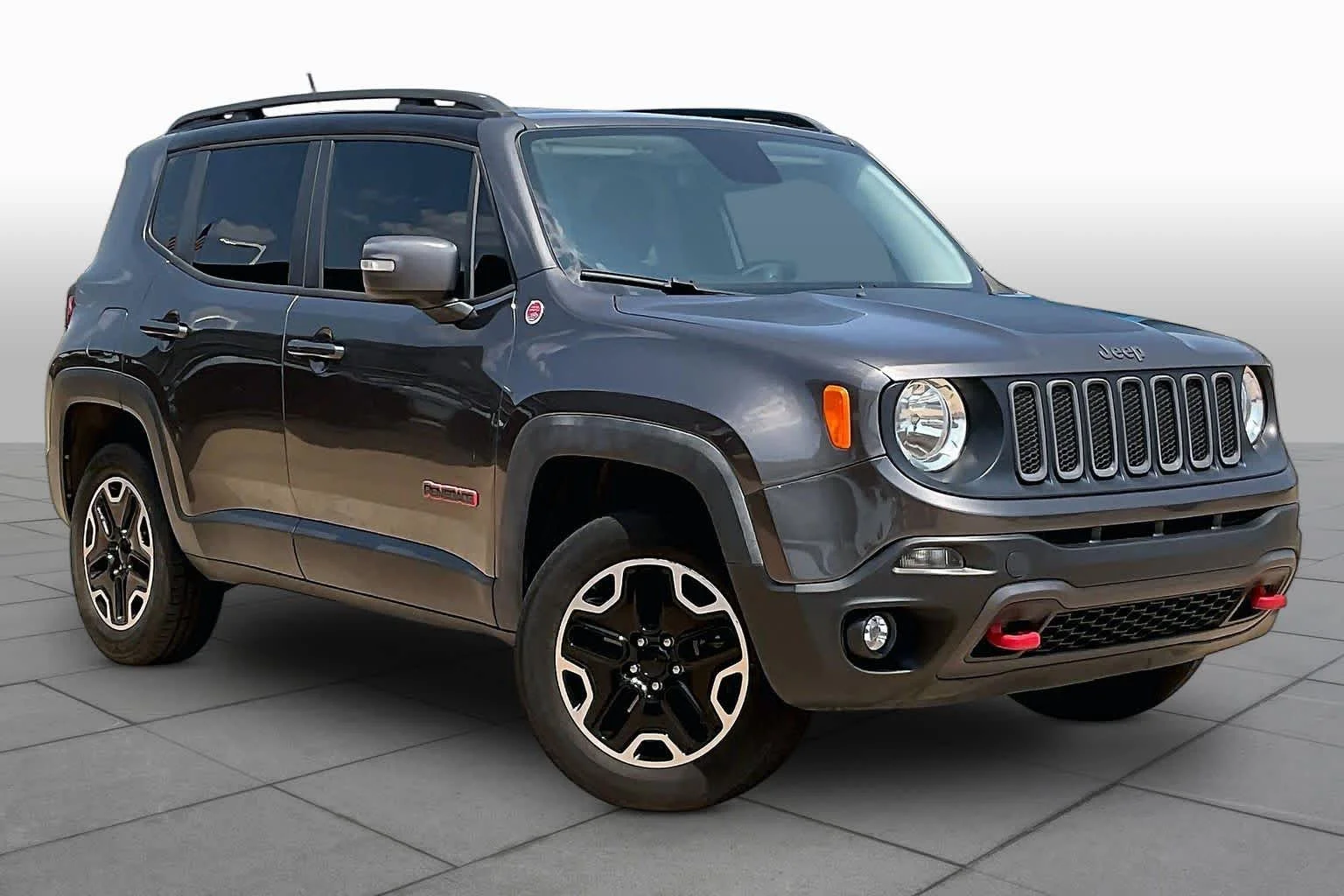 Used 2016 Granite Crystal Metallic Clearcoat Jeep Trailhawk image 4