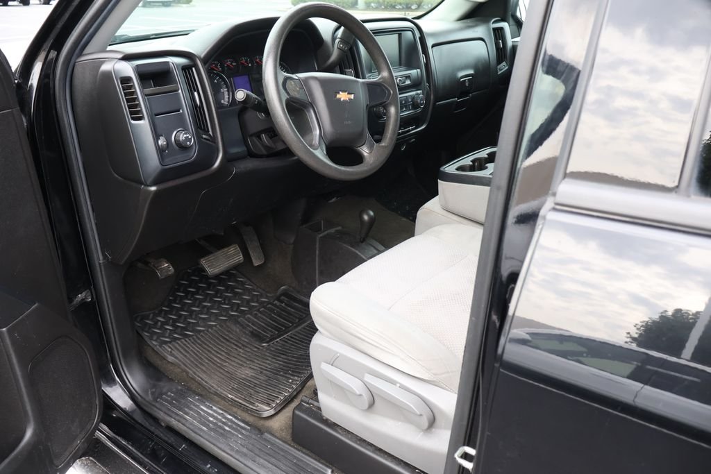 Used 2018 BLACK Chevrolet Custom image 11