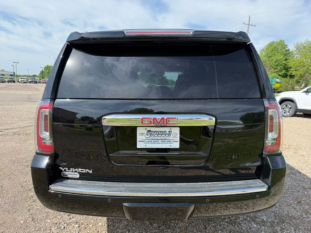 Used 2016 Black GMC Denali image 4
