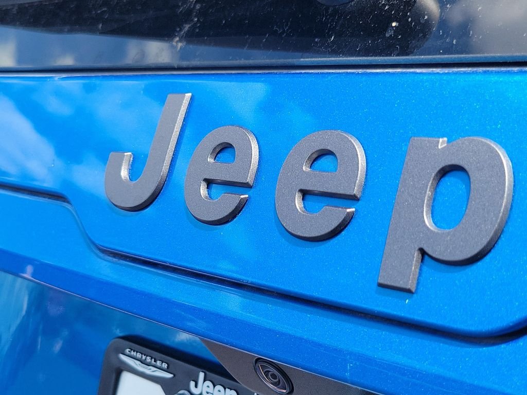New 2026 Hydro Blue Pearl-Coat Exterior Paint Jeep Laredo image 6