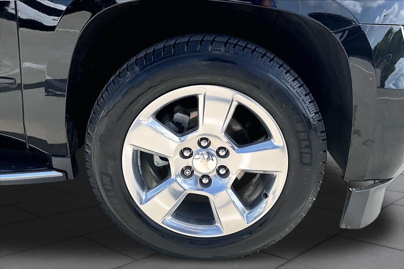 Used 2019 Black Chevrolet Premier image 10