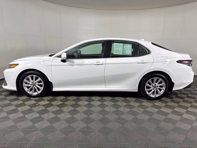 Used 2021 White Toyota LE image 7