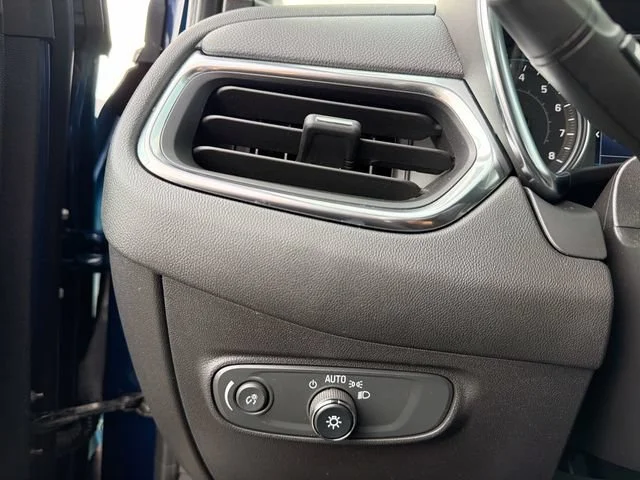 Used 2022 BLUE GLOW METALLIC Chevrolet LT image 9
