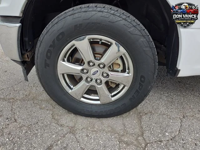 Used 2018 White Ford XL image 28