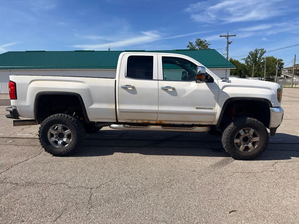 Used 2016 White GMC SLT image 7