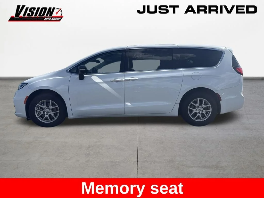 Used 2024 White Chrysler Touring L image 9