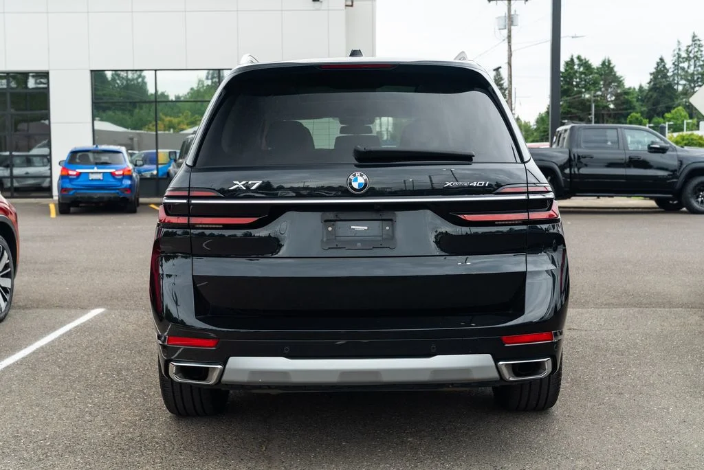Used 2023 Black BMW xDrive40i image 6